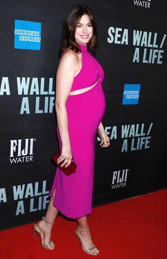 Anne Hathaway wearing Colette to Sea Wall/A Life premiere on 8.8.19