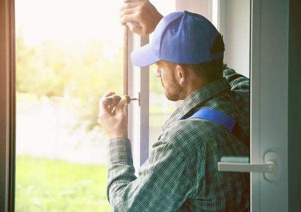 How a Window Installation Service Can Improve Energy Efficiency