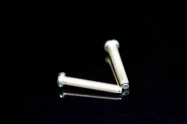 How Closure Choices for Safer Piercings Help Reduce Irritation Risks